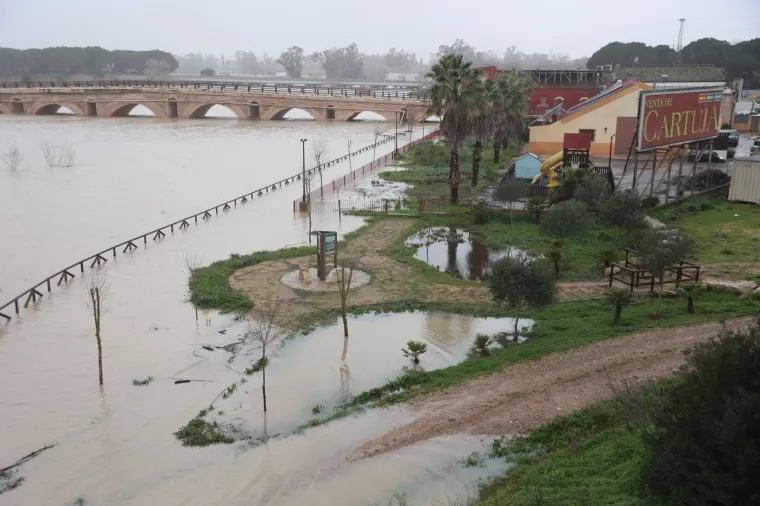 Tisuće evakuirane, vojska u pripravnosti: Prizori užasa i strah od razornog 'Lea'