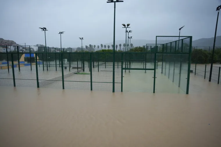 Tisuće evakuirane, vojska u pripravnosti: Prizori užasa i strah od razornog 'Lea'