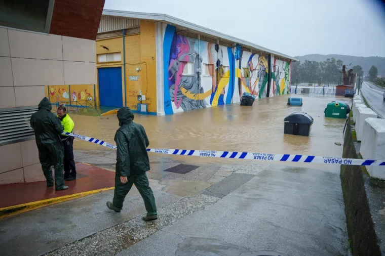 Tisuće evakuirane, vojska u pripravnosti: Prizori užasa i strah od razornog 'Lea'