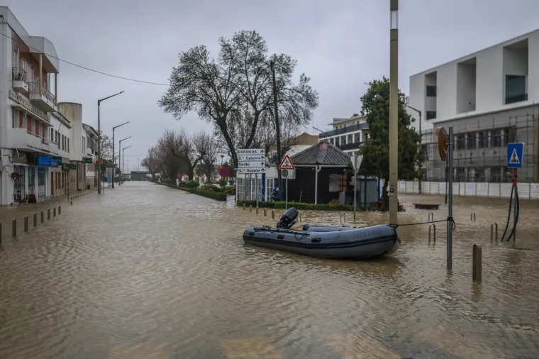 Tisuće evakuirane, vojska u pripravnosti: Prizori užasa i strah od razornog 'Lea'