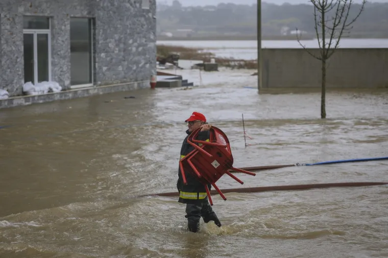 Tisuće evakuirane, vojska u pripravnosti: Prizori užasa i strah od razornog 'Lea'