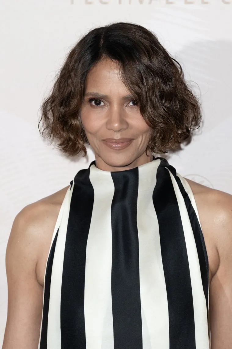 Slavna glumica (59) dokazala da godine nisu prepreka: Pozirala u seksi izdanju