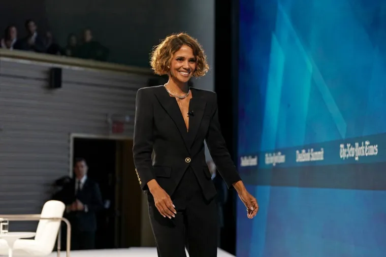 Slavna glumica (59) dokazala da godine nisu prepreka: Pozirala u seksi izdanju