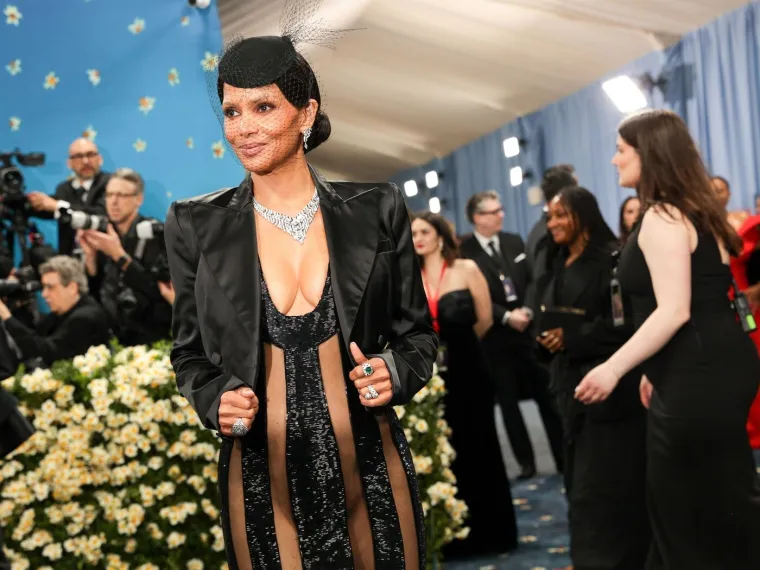 Slavna glumica (59) dokazala da godine nisu prepreka: Pozirala u seksi izdanju