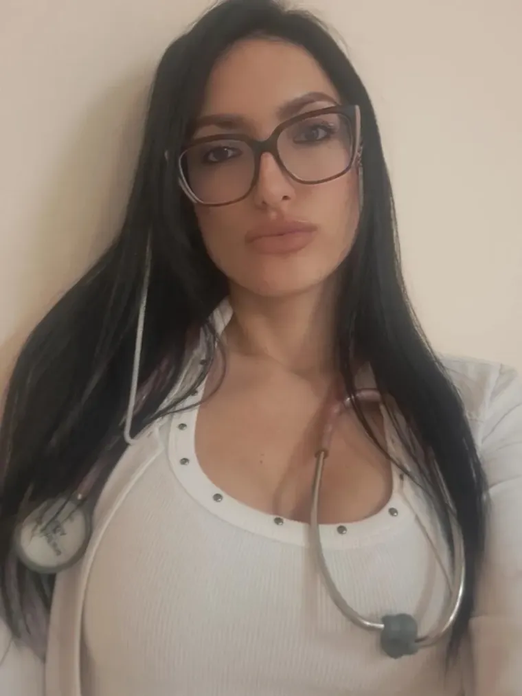 Tko je Smiljana iz 'Gospodina Savr&scaron;enog'? Atraktivna liječnica iz Beograda koja zna &scaron;to želi