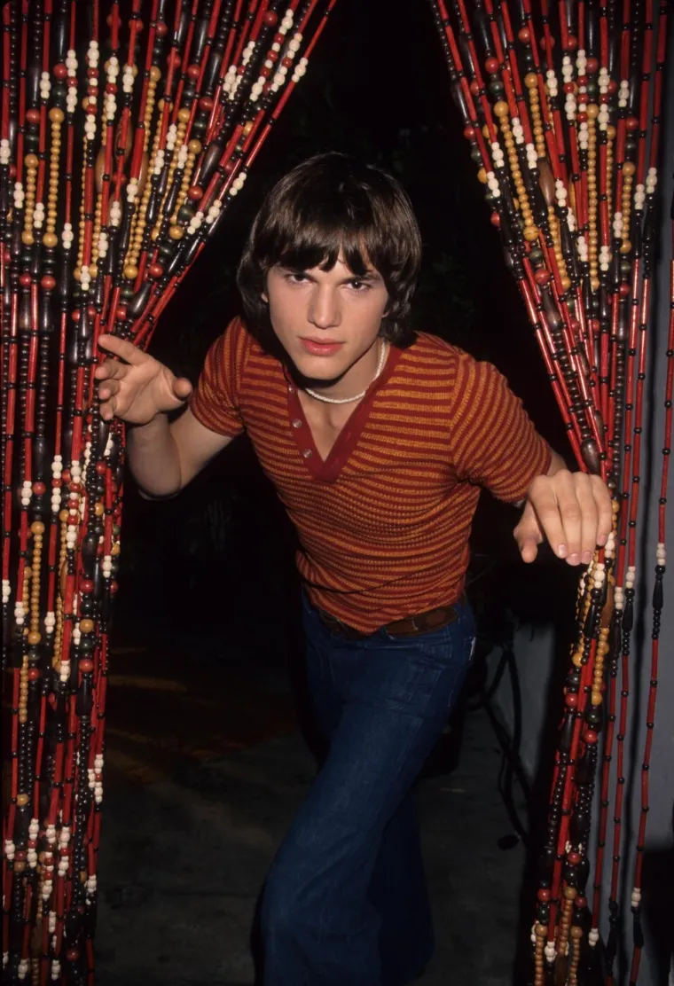 Stari li on uopće? Pogledajte kako se legendarni Ashton Kutcher mijenjao kroz godine