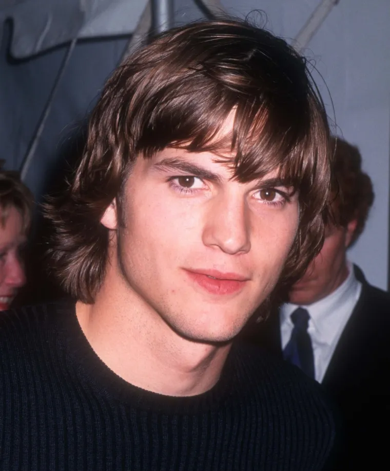 Stari li on uopće? Pogledajte kako se legendarni Ashton Kutcher mijenjao kroz godine