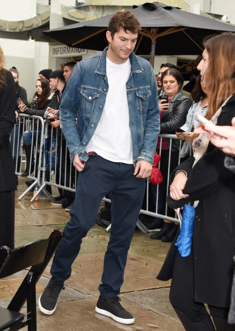 Stari li on uopće? Pogledajte kako se legendarni Ashton Kutcher mijenjao kroz godine