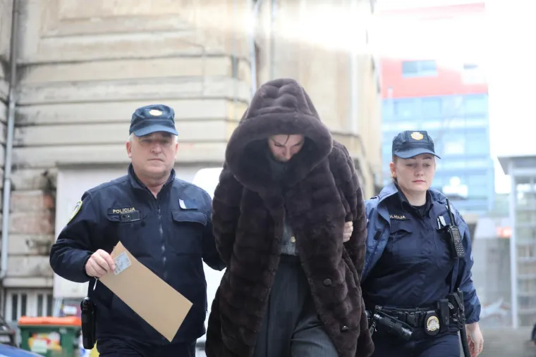 DiCaprio i supruga Iris privedeni na ispitivanje: Lica skrivali kapuljačama