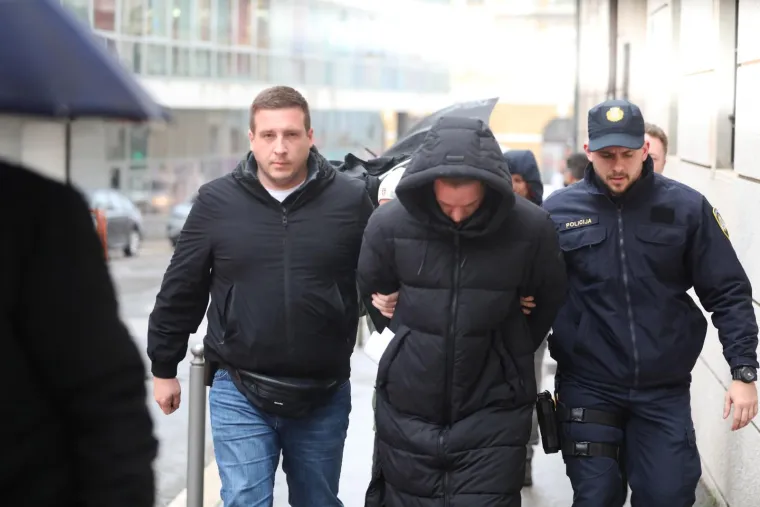 DiCaprio i supruga Iris privedeni na ispitivanje: Lica skrivali kapuljačama