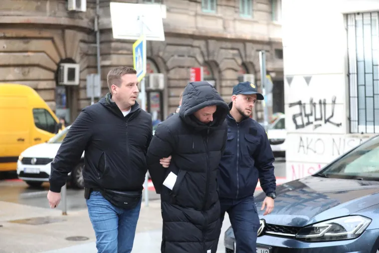 DiCaprio i supruga Iris privedeni na ispitivanje: Lica skrivali kapuljačama