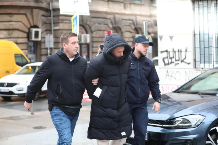 DiCaprio i supruga Iris privedeni na ispitivanje: Lica skrivali kapuljačama