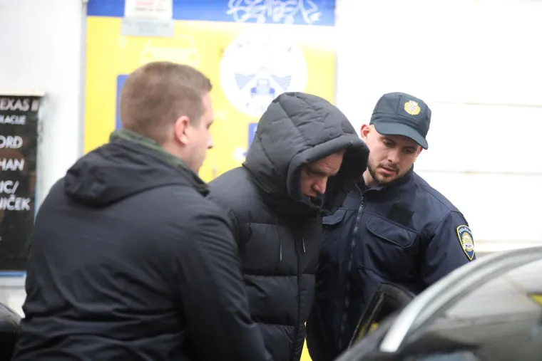 DiCaprio i supruga Iris privedeni na ispitivanje: Lica skrivali kapuljačama