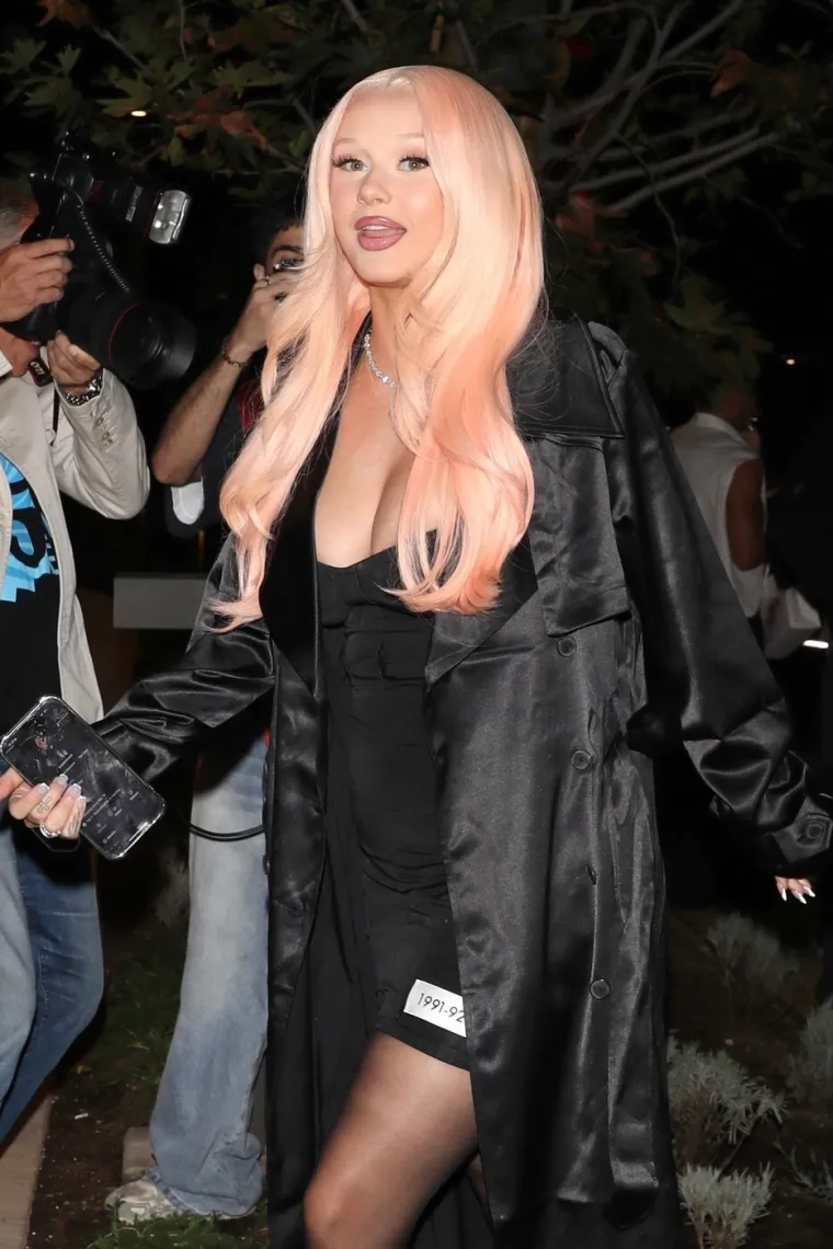 Kylie Jenner podigla temperaturu: Bizarni grudnjak postao glavna zvijezda kampanje