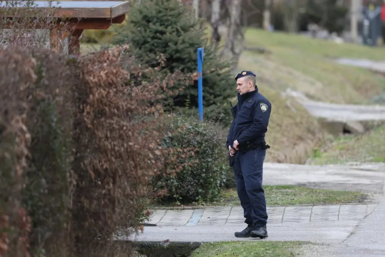 Ovo je mjesto zločina u Međimurju: &Scaron;okirani mje&scaron;tani s nevjericom gledaju prema kući ubijenog