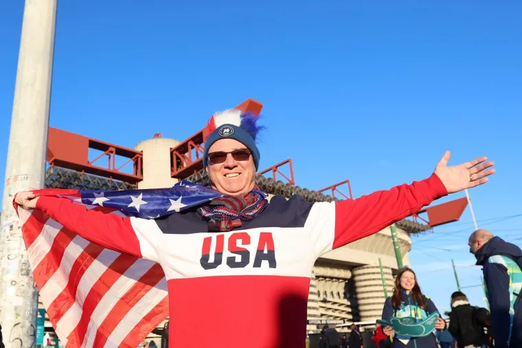 Svi su zinuli kad su vidjeli slavnog pjevača uoči svečane ceremonije otvaranja ZOI-ja