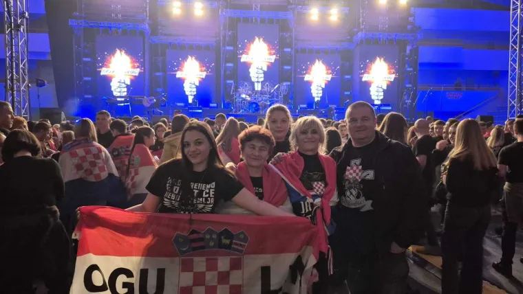 Prepuna dvorana s nestrpljenjem čekala Thompsona: Kad je do&scaron;ao na pozornicu, nastao je spektakl, pogledajte prizore