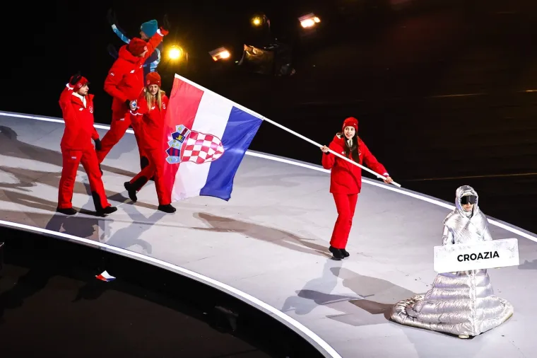 Pogledajte paradu sporta&scaron;a na ZOI otvorenju: Dvije države žestoko izviždane