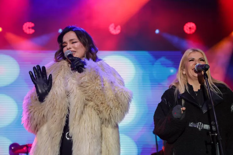 Severina zapalila Samobor: Glazbeni spektakl na otvorenju jubilarnog 200. fa&scaron;nika