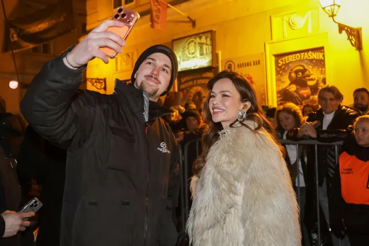 Severina zapalila Samobor: Glazbeni spektakl na otvorenju jubilarnog 200. fa&scaron;nika