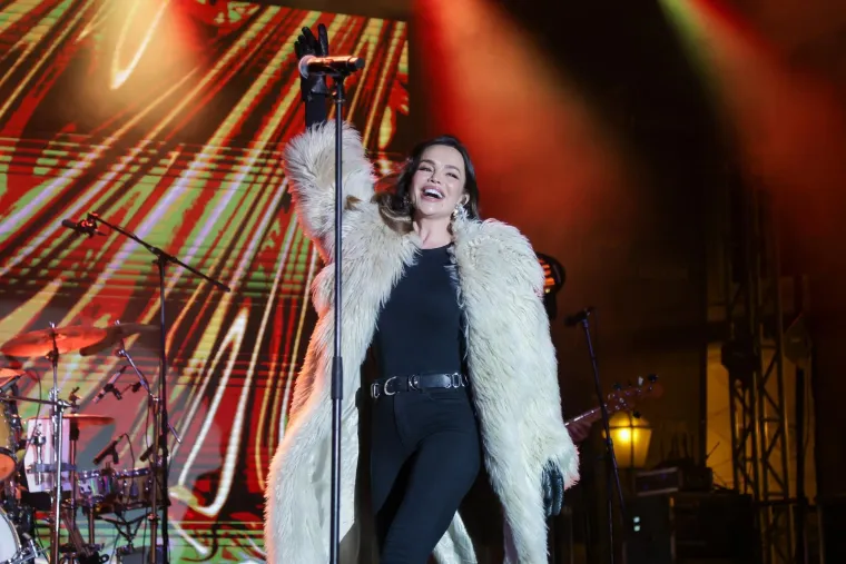 Severina zapalila Samobor: Glazbeni spektakl na otvorenju jubilarnog 200. fa&scaron;nika