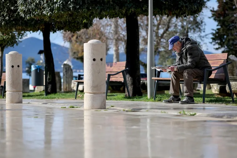 Prolaznica koja je oživjela grad: Cvjetni uzorci dominirali zadarskom &scaron;picom
