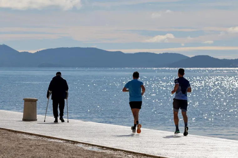 Prolaznica koja je oživjela grad: Cvjetni uzorci dominirali zadarskom &scaron;picom