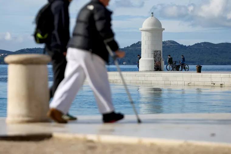 Prolaznica koja je oživjela grad: Cvjetni uzorci dominirali zadarskom &scaron;picom