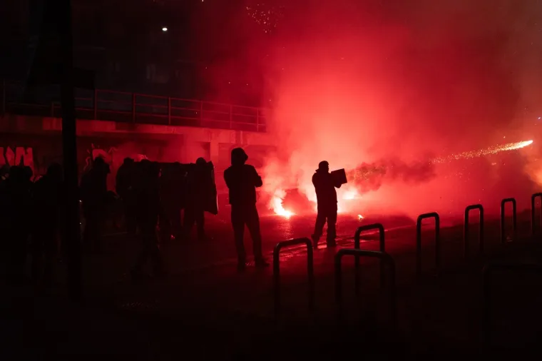 Mračna strana Olimpijskih igara: Dim, petarde i poruka - 'Vratimo grad, oslobodimo planine'