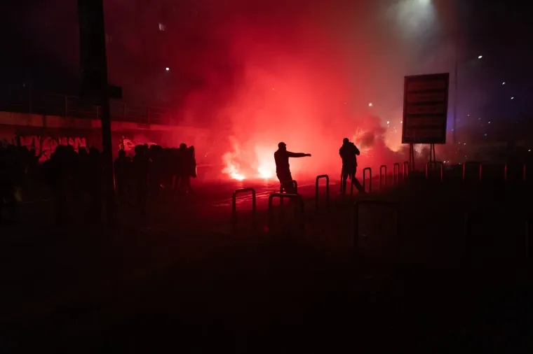 Mračna strana Olimpijskih igara: Dim, petarde i poruka - 'Vratimo grad, oslobodimo planine'