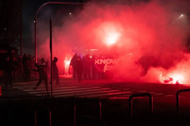 Mračna strana Olimpijskih igara: Dim, petarde i poruka - 'Vratimo grad, oslobodimo planine'