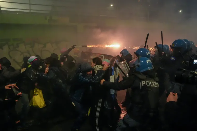 Mračna strana Olimpijskih igara: Dim, petarde i poruka - 'Vratimo grad, oslobodimo planine'