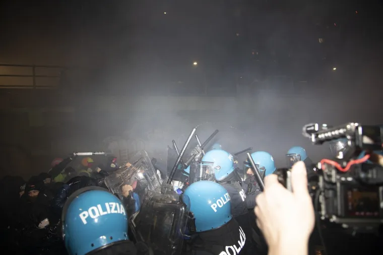 Mračna strana Olimpijskih igara: Dim, petarde i poruka - 'Vratimo grad, oslobodimo planine'