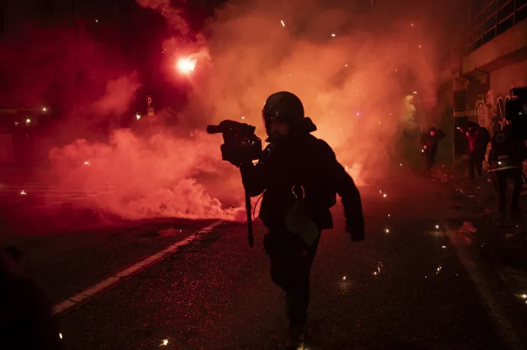Mračna strana Olimpijskih igara: Dim, petarde i poruka - 'Vratimo grad, oslobodimo planine'