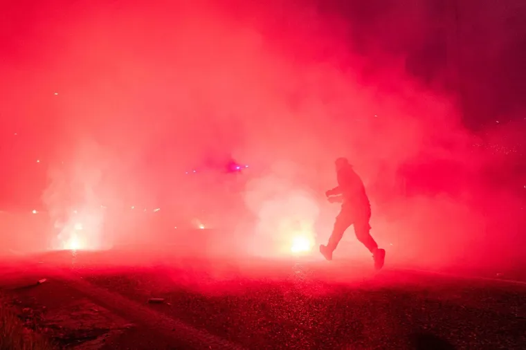 Mračna strana Olimpijskih igara: Dim, petarde i poruka - 'Vratimo grad, oslobodimo planine'