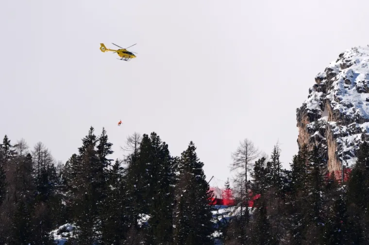 Kadrovi zastra&scaron;ujućeg pada Lindsey Vonn: Nosila je mistični broj za koji se smatra da donosi nesreću