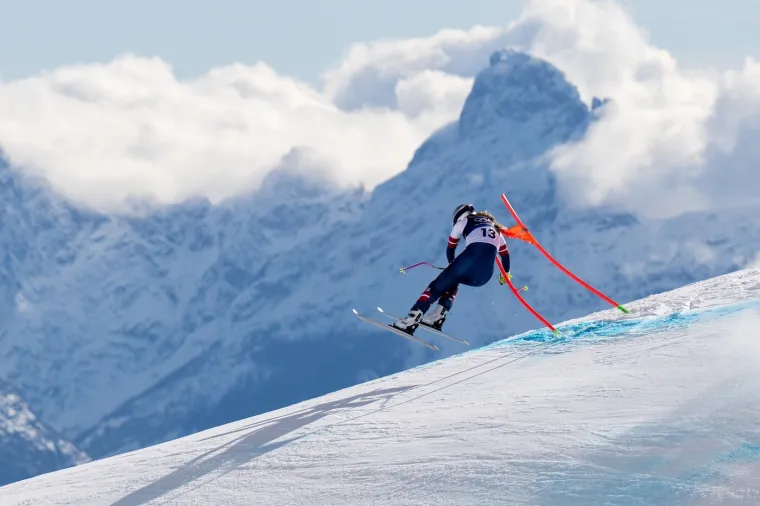 Kadrovi zastra&scaron;ujućeg pada Lindsey Vonn: Nosila je mistični broj za koji se smatra da donosi nesreću