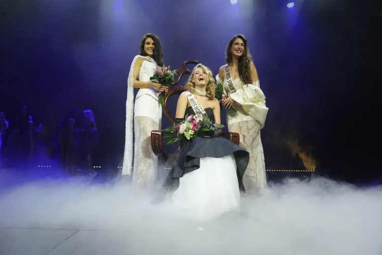 Koliko ljepotica iz susjedstva na jednom mjestu: Pogledajte kako je bilo na izboru za Miss Srbije