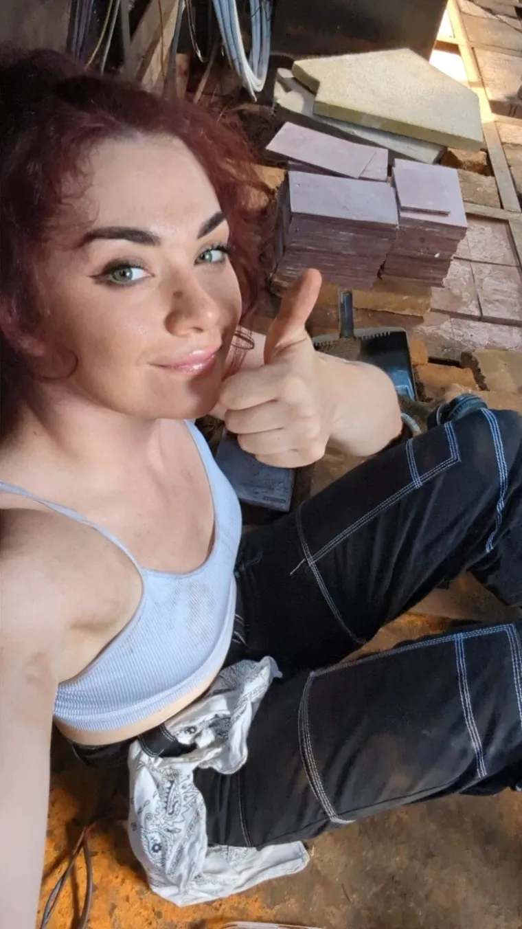 Prekid veze ostavio je bez krova nad glavom: Sada živi u raspadajućem brodu i uživa u tome