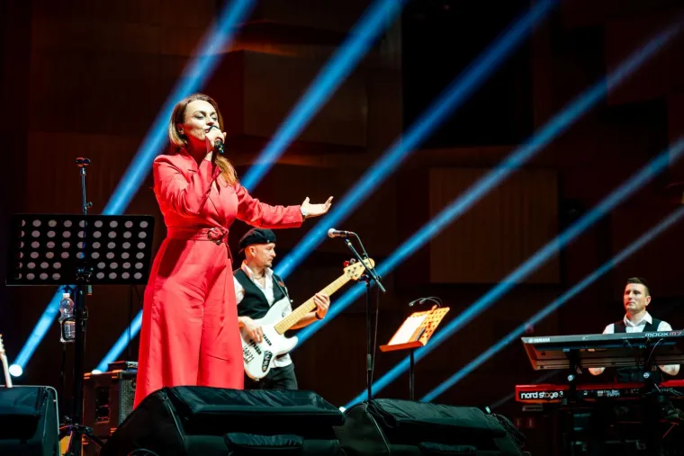 Ovako to radi Mladen Grdović: Pogledajte atmosferu na proslavi 45. godina njegove karijere