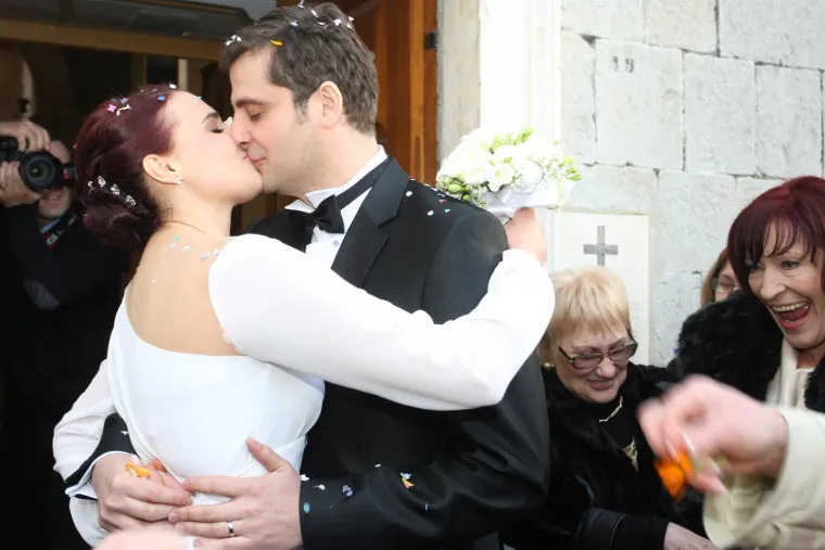 Prije 13 godina na&scaron; je glumac oženio lijepu misicu: Među uzvanicima bila brojna poznata lica