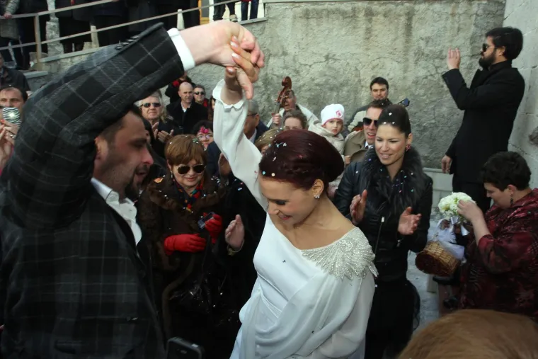 Prije 13 godina na&scaron; je glumac oženio lijepu misicu: Među uzvanicima bila brojna poznata lica