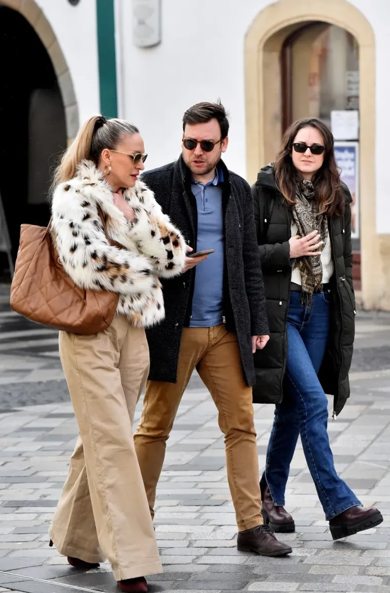 Varaždin ovih dana izgleda kao modna pista: Dama u uskim hlačama dominirala Korzom