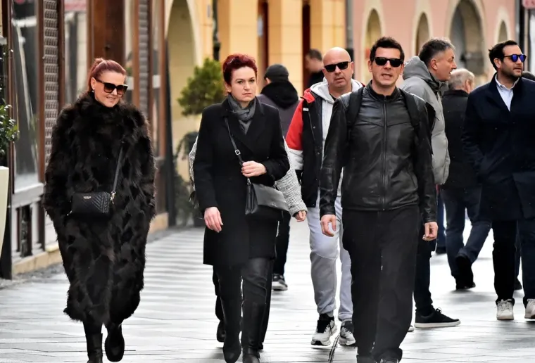 Varaždin ovih dana izgleda kao modna pista: Dama u uskim hlačama dominirala Korzom