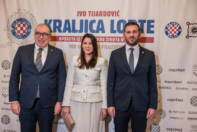 Brojni poznati na pretpremijeri kultne operete posvećene Hajduku: Pogledajte s kim je Livaja