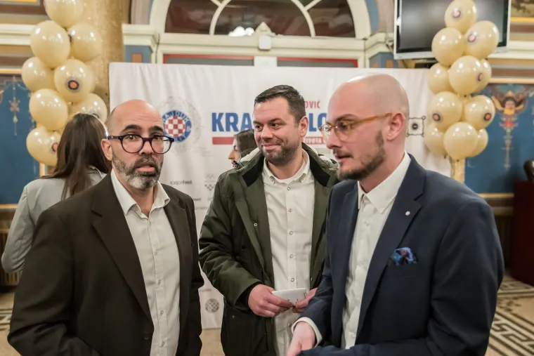 Brojni poznati na pretpremijeri kultne operete posvećene Hajduku: Pogledajte s kim je Livaja