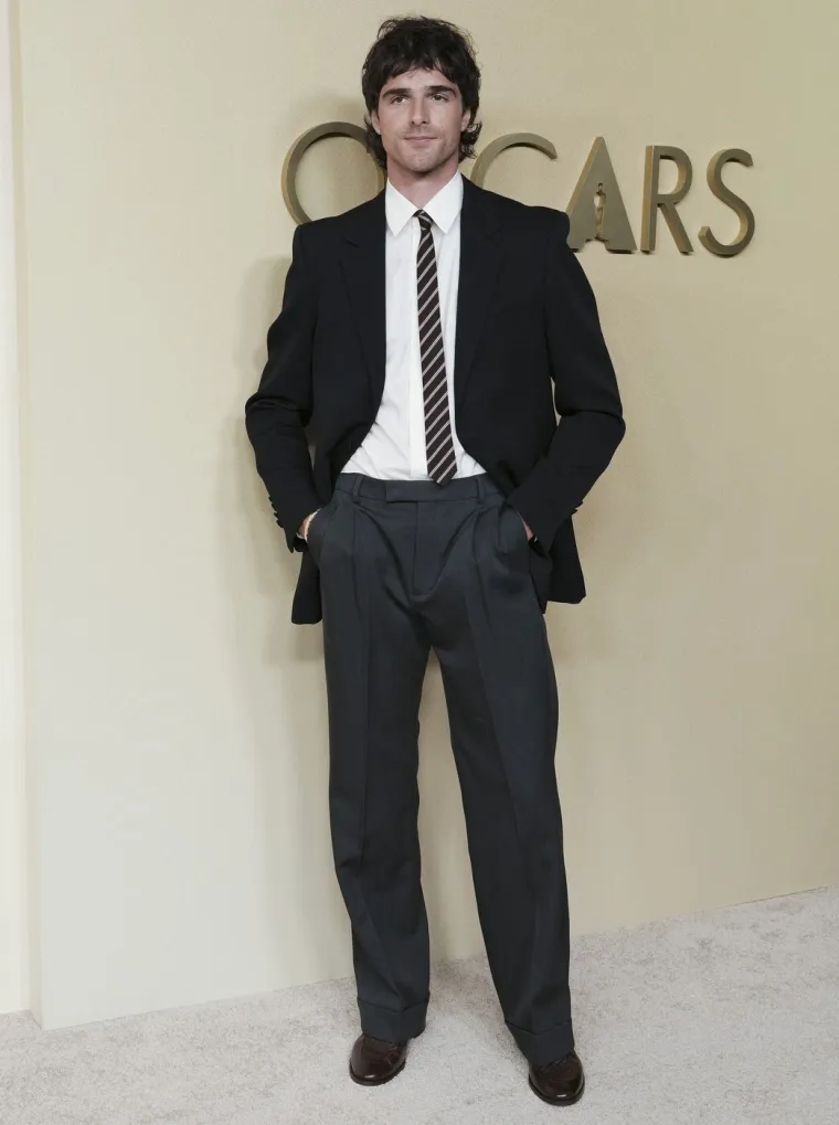 Zvijezde zagrijale atmosferu uoči Oscara: Dominirali duboki dekoltei, glamur i odvažni outfiti