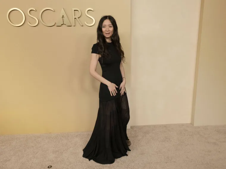 Zvijezde zagrijale atmosferu uoči Oscara: Dominirali duboki dekoltei, glamur i odvažni outfiti