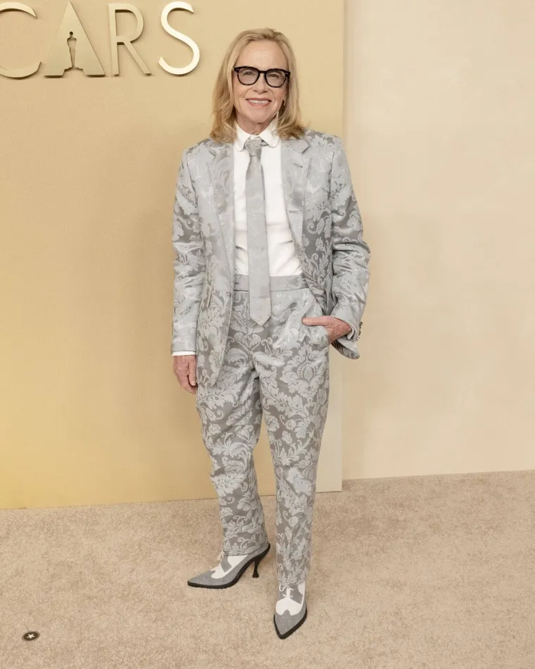 Zvijezde zagrijale atmosferu uoči Oscara: Dominirali duboki dekoltei, glamur i odvažni outfiti