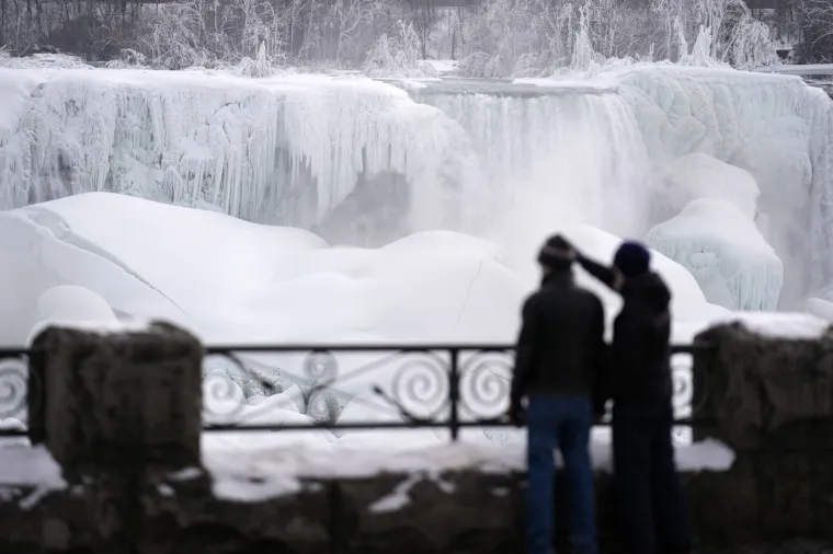 Okovani ledom: Jedna od najvećih svjetskih atrakcija je 'stala'! Prizori su nevjerojatni